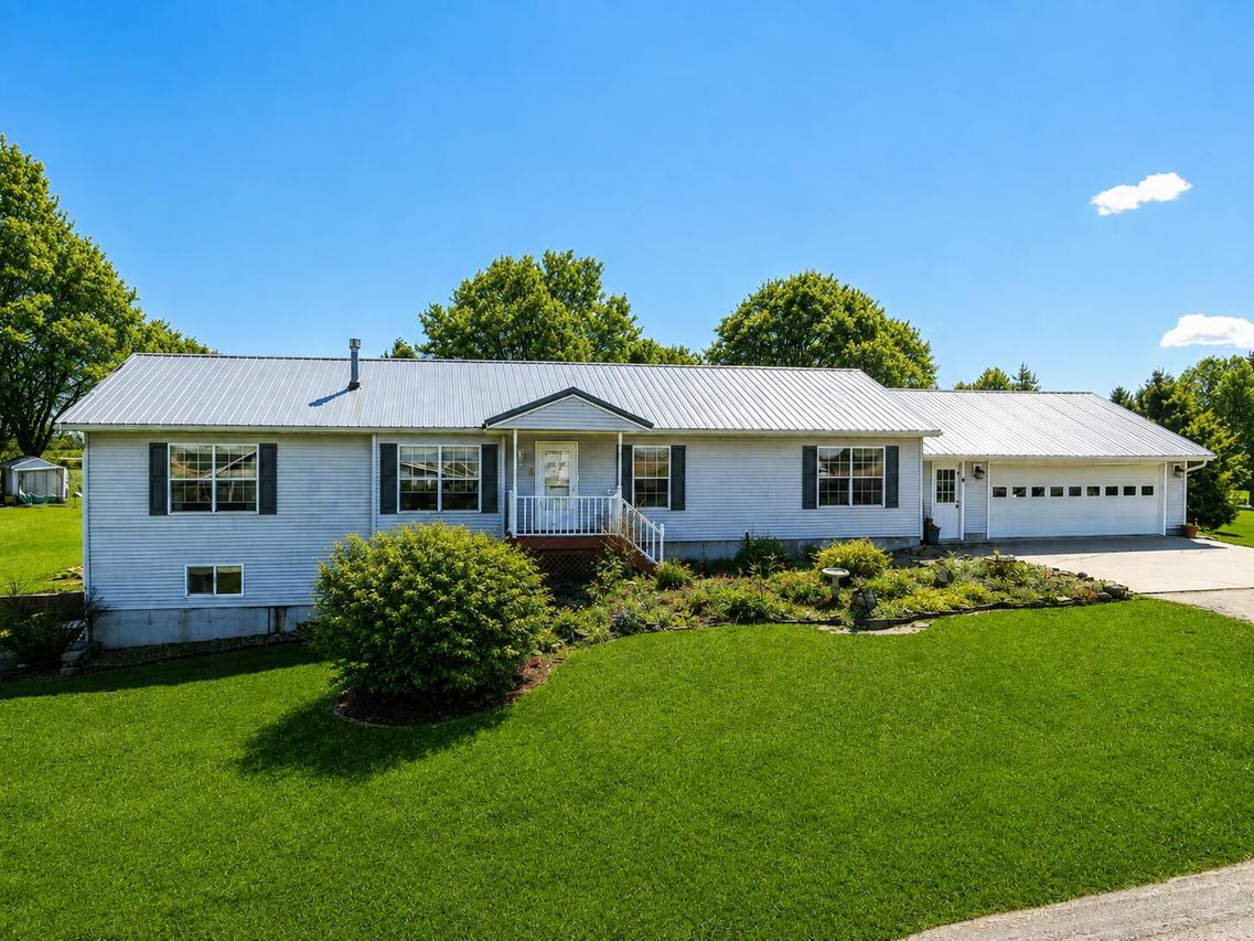 E7691 Prairie Blvd, Viroqua, WI 54667