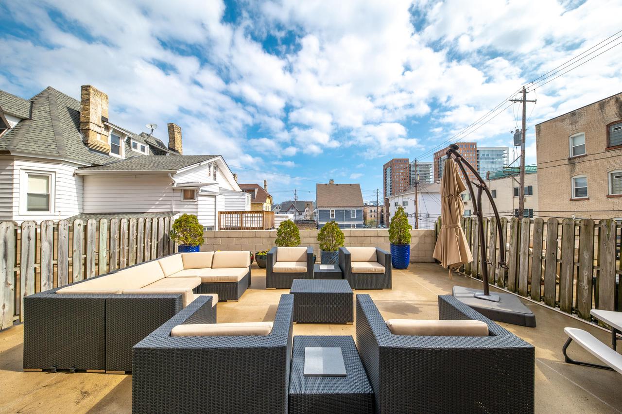 1920 N Farwell Ave #204, Milwaukee, WI 53202