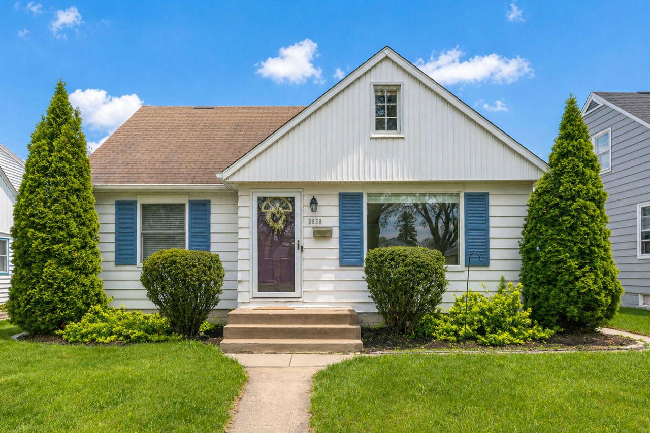 3838 N 81st St, Milwaukee, WI 53222