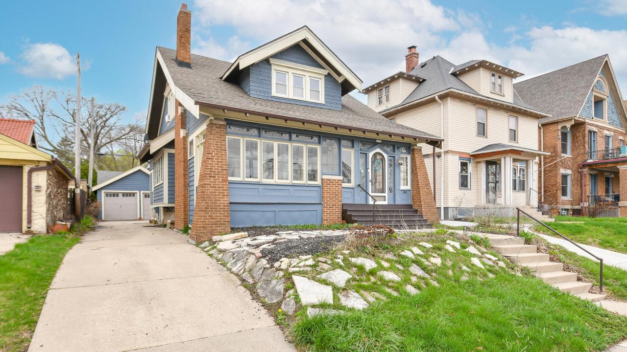 1717 N 47th St, Milwaukee, WI 53208