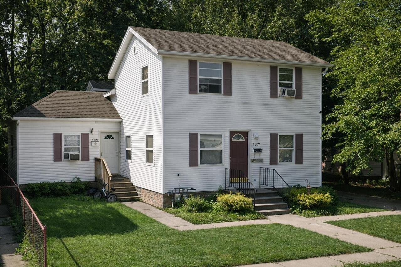 1205 58th St, Kenosha, WI 53140