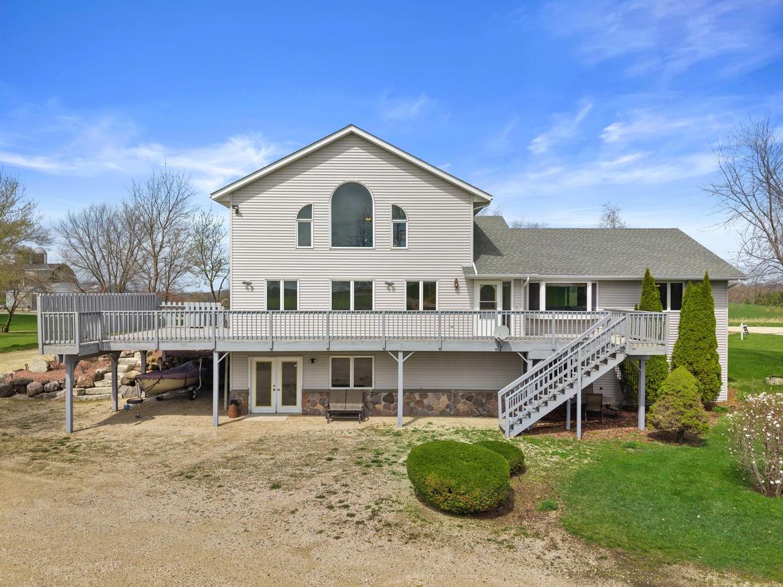 7293 Aurora Rd, West Bend, WI 53090