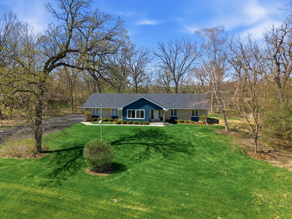 S40W26950 Oak Grove, Waukesha, WI 53189