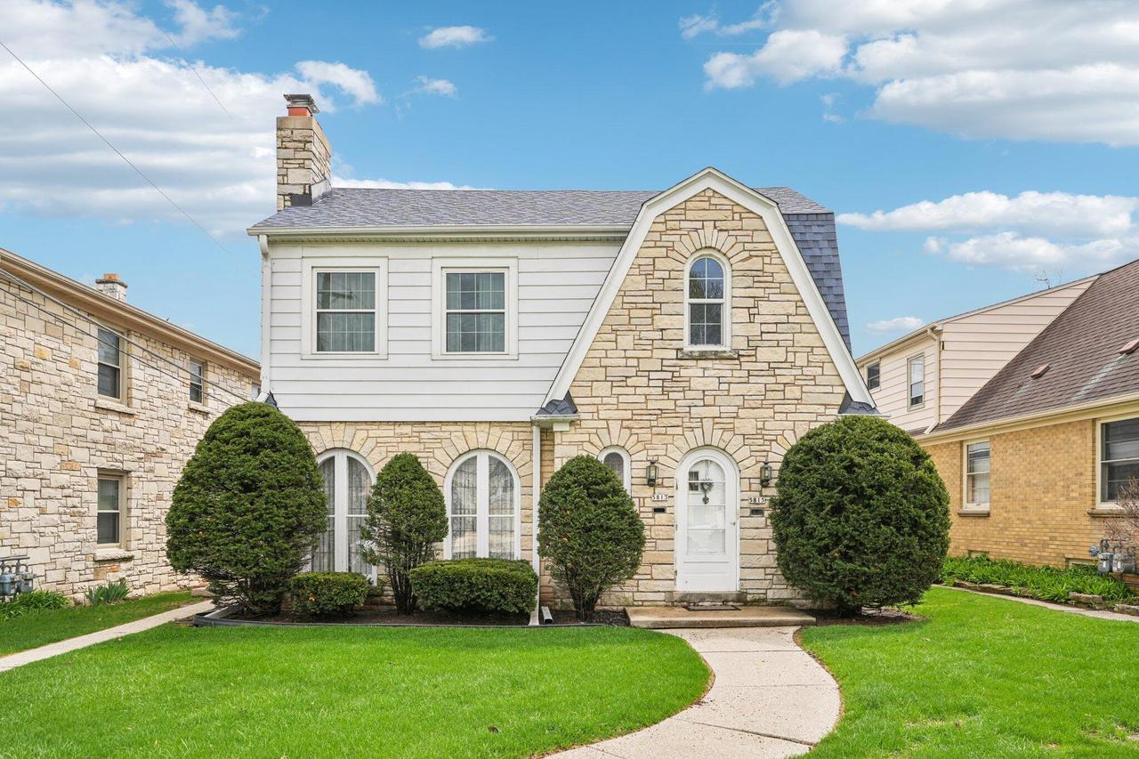 5813 W Filmore Dr #5815, West Allis, WI 53219