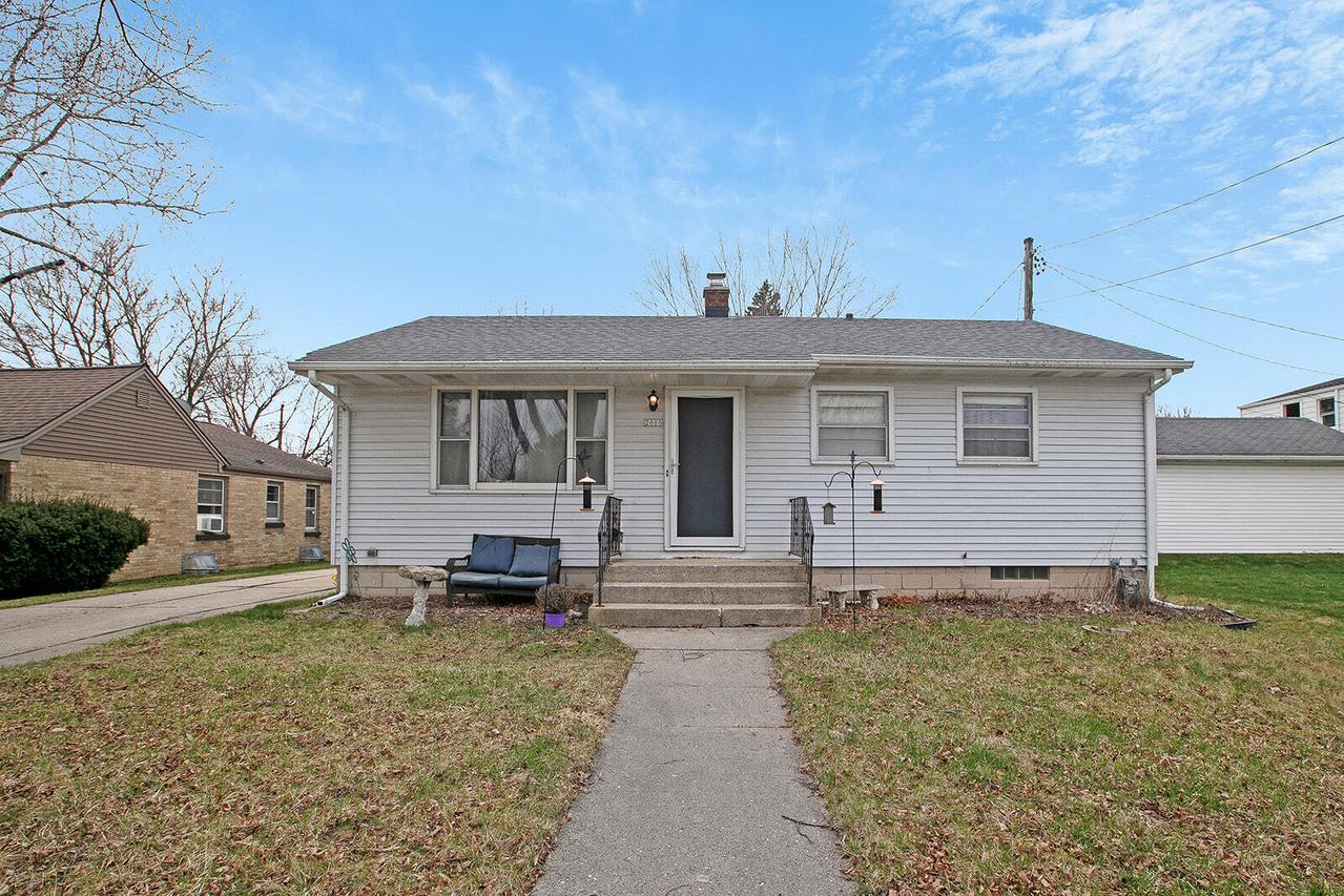 2010 N 22nd St, Sheboygan, WI 53081