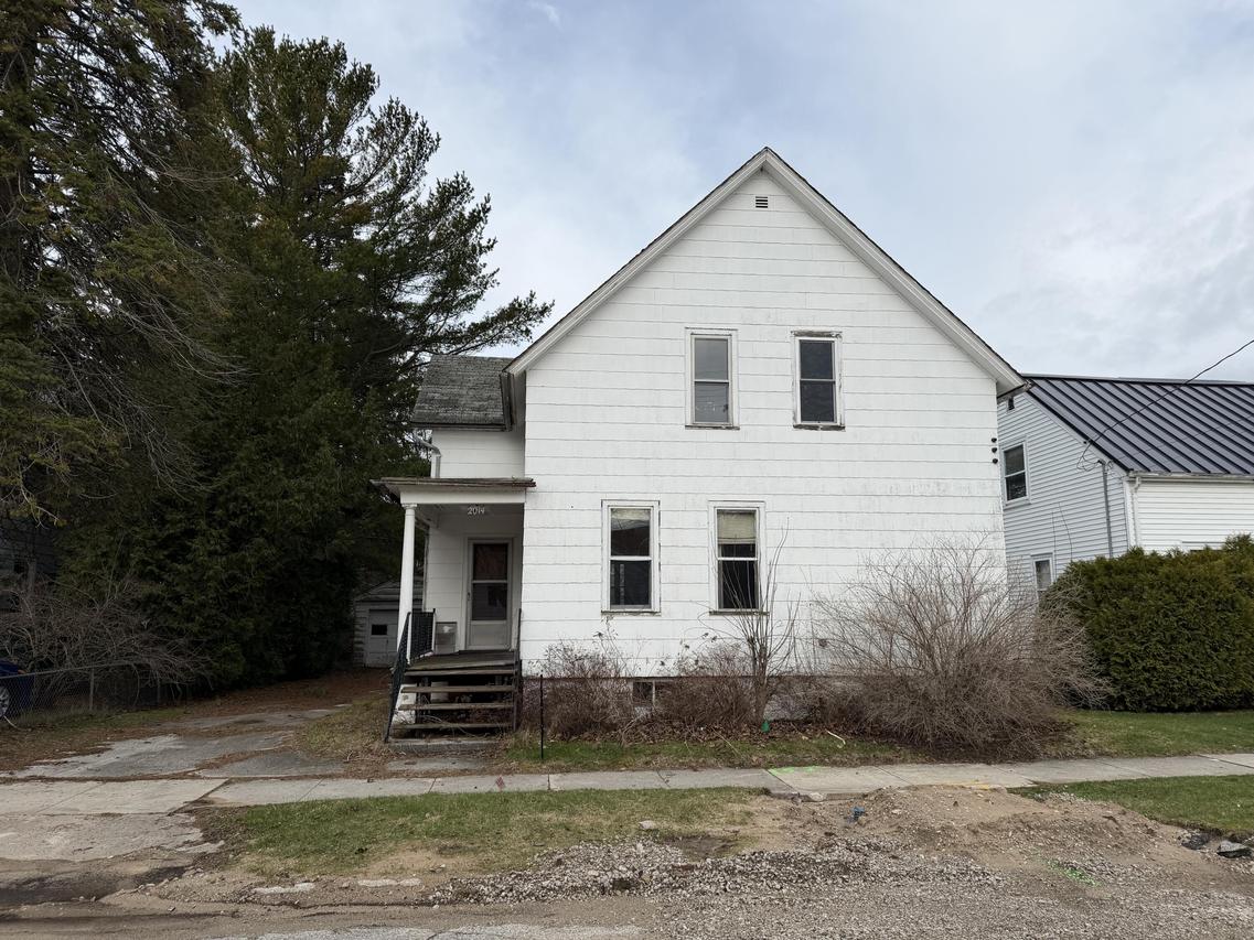 2014 Emmet St, Two Rivers, WI 54241