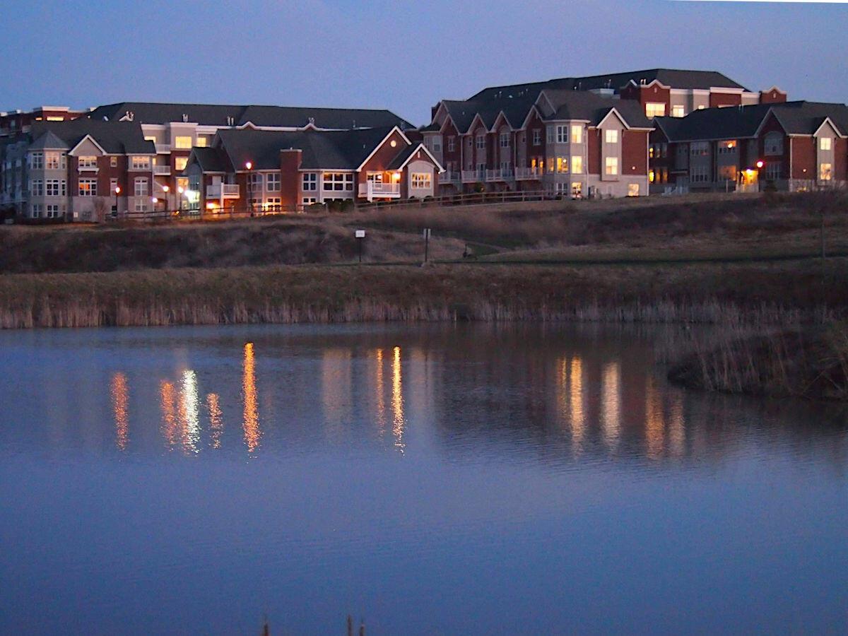 3862 S Lake Dr #107, Saint Francis, WI 53235