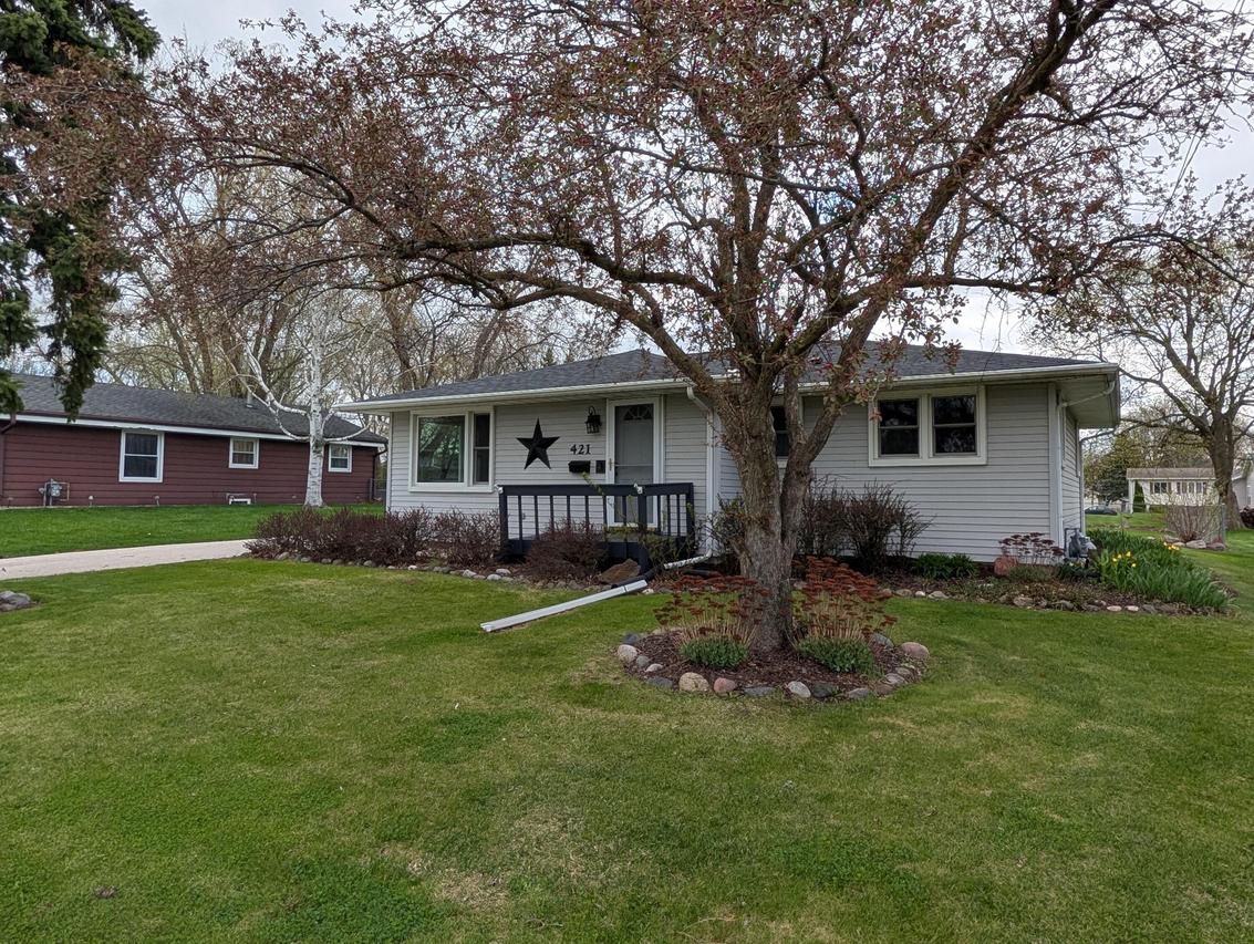 421 N Lincoln St, Elkhorn, WI 53121