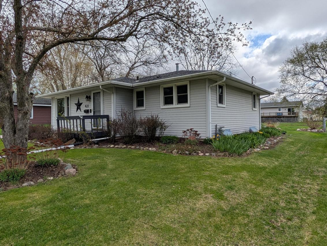 421 N Lincoln St, Elkhorn, WI 53121