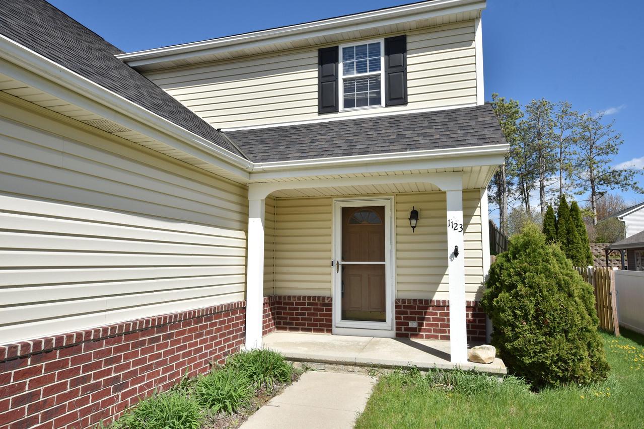 1123 White Sands Ct, West Bend, WI 53090