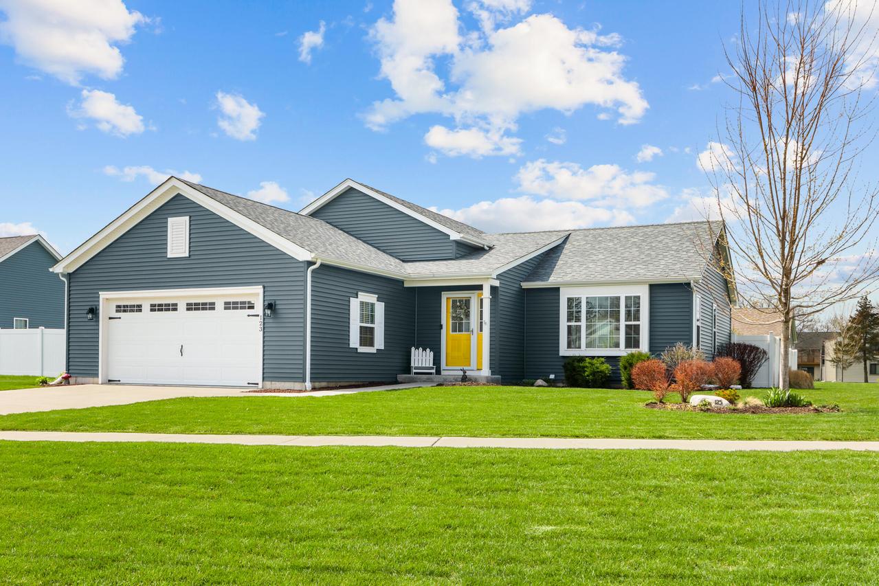 123 Spring Dr, Walworth, WI 53184