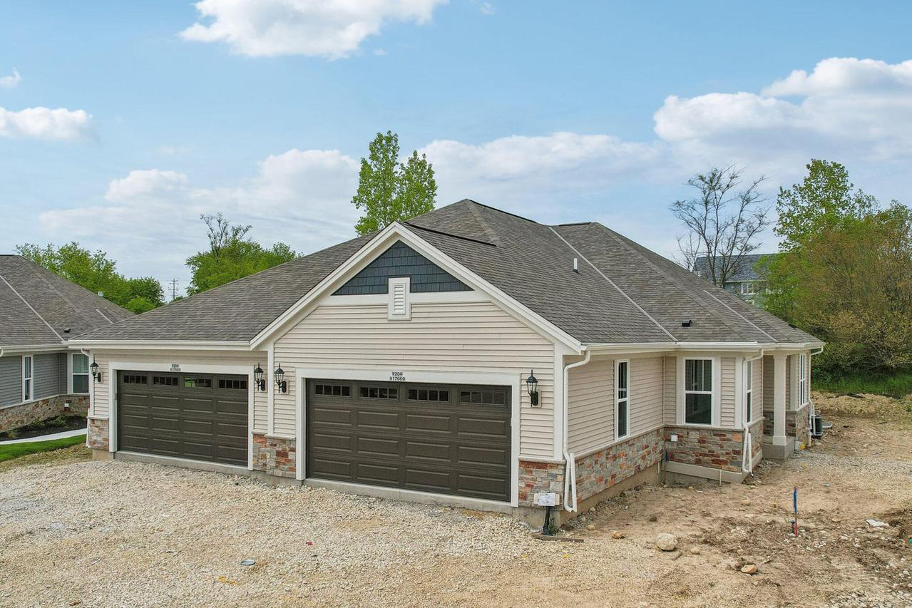 W204N17669 Laurel Pl #602, Jackson, WI 53037