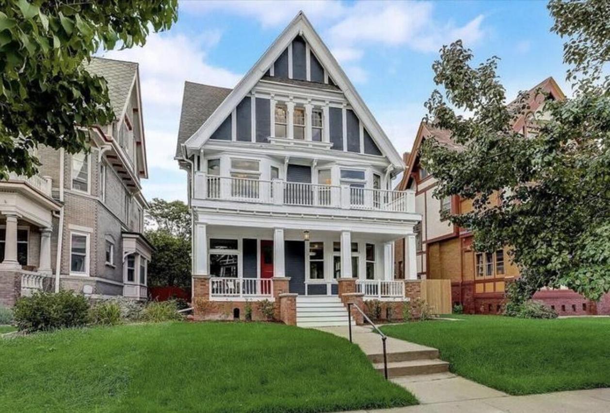 2908 W Mckinley Blvd, Milwaukee, WI 53208