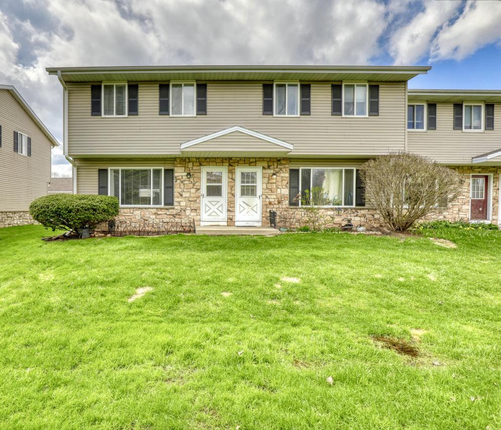W163N11514 Windsor Ct #A, Germantown, WI 53022