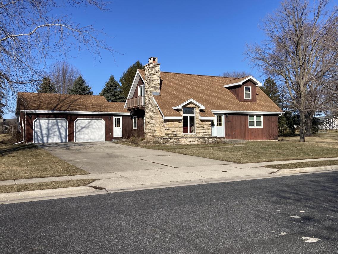 405 S 5th St, Cedar Grove, WI 53013