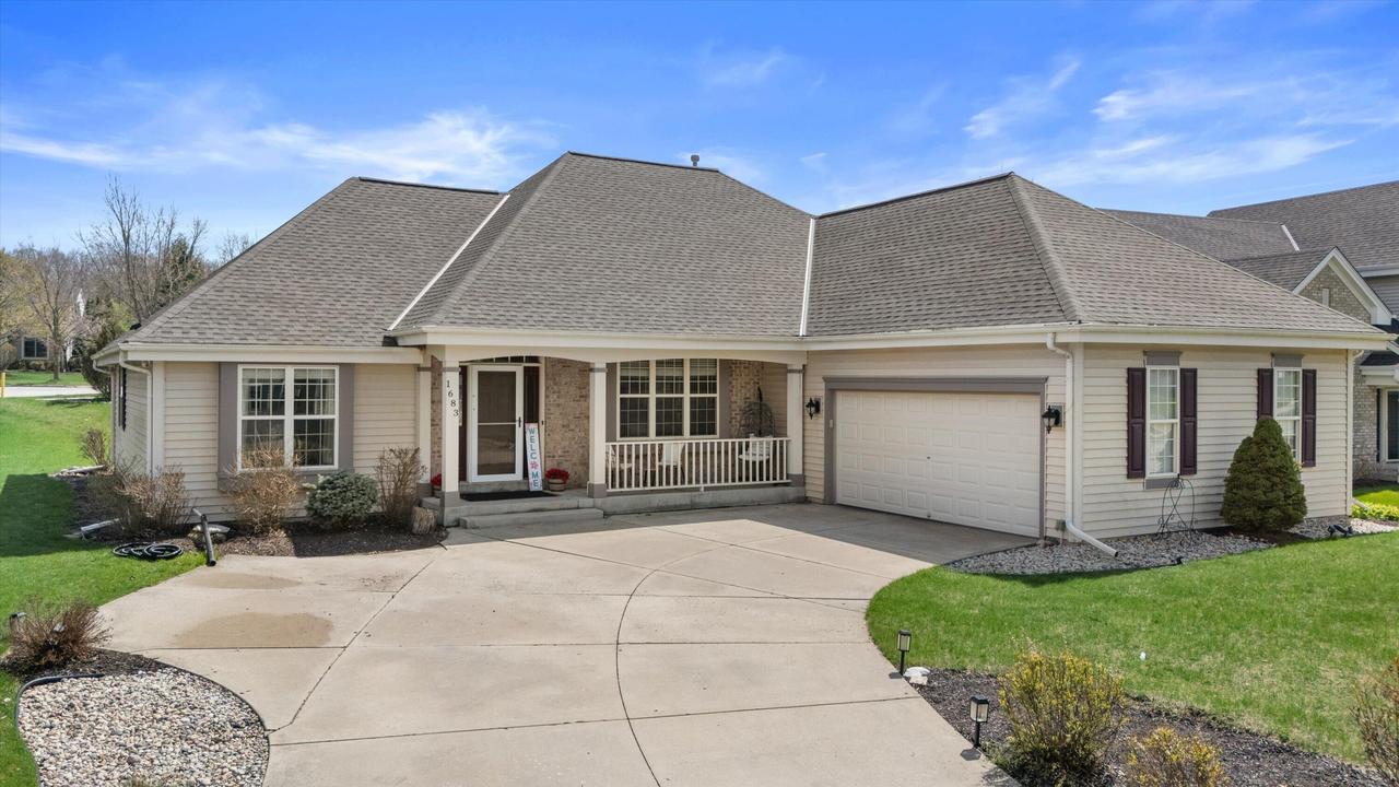 1683 Hunter Rd, Waukesha, WI 53189
