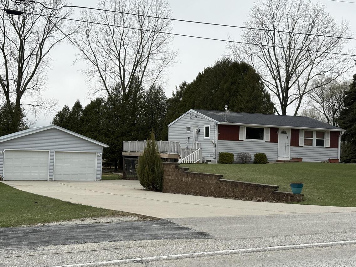 1117 S Main St, Mishicot, WI 54228