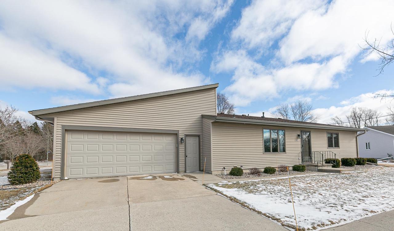 2211 Virgina Dr., Manitowoc, WI 54220