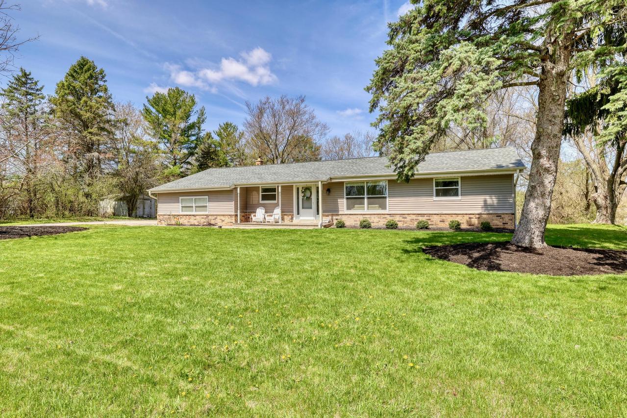 N8W27182 Jills Dr, Pewaukee, WI 53188