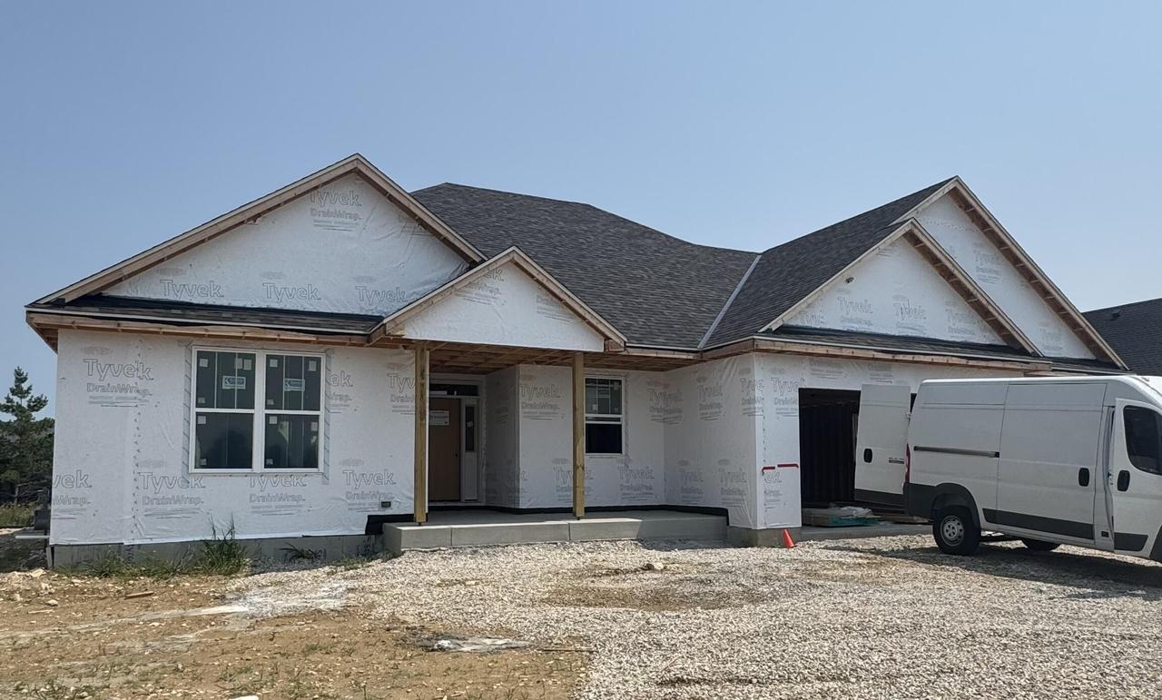 330 Limestone Ln, Slinger, WI 53086