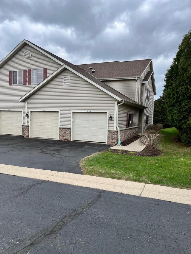 2112 Pine Ridge #H, Grafton, WI 53024