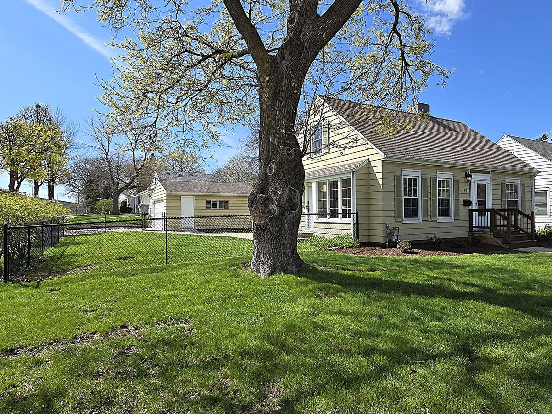 331 S 80th St, Milwaukee, WI 53214