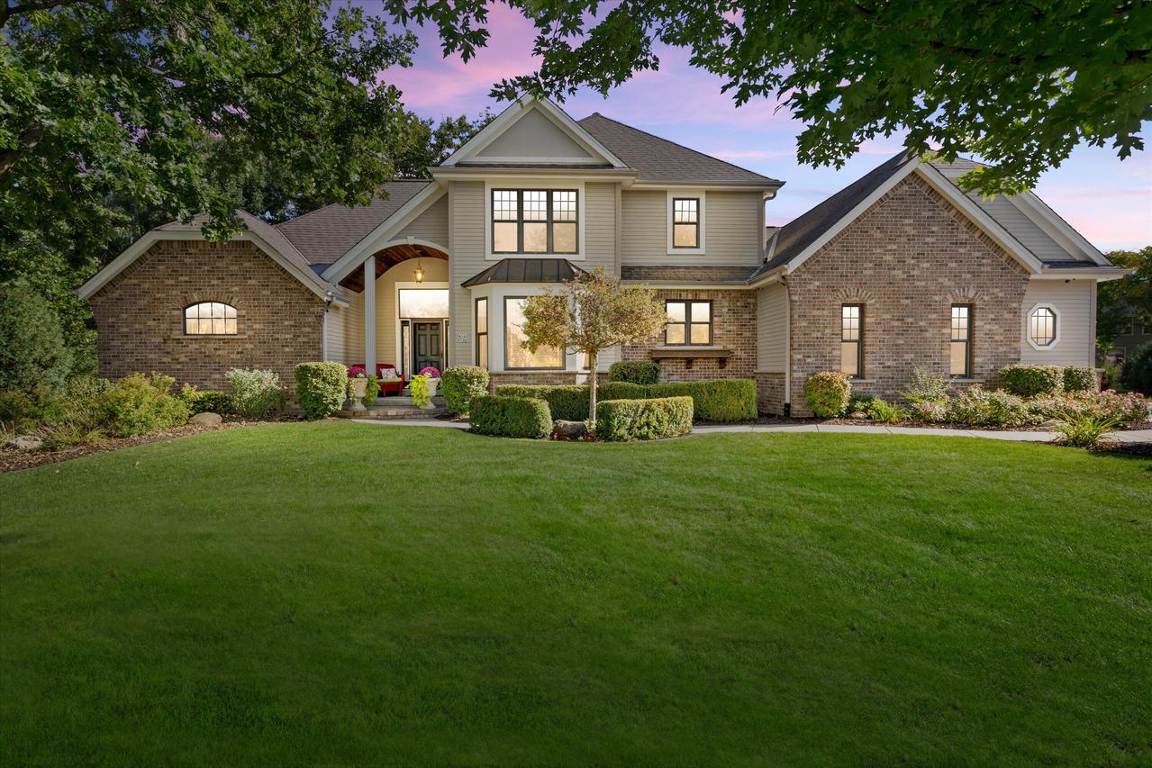 W160N7480 Thornwood Cir, Menomonee Falls, WI 53051