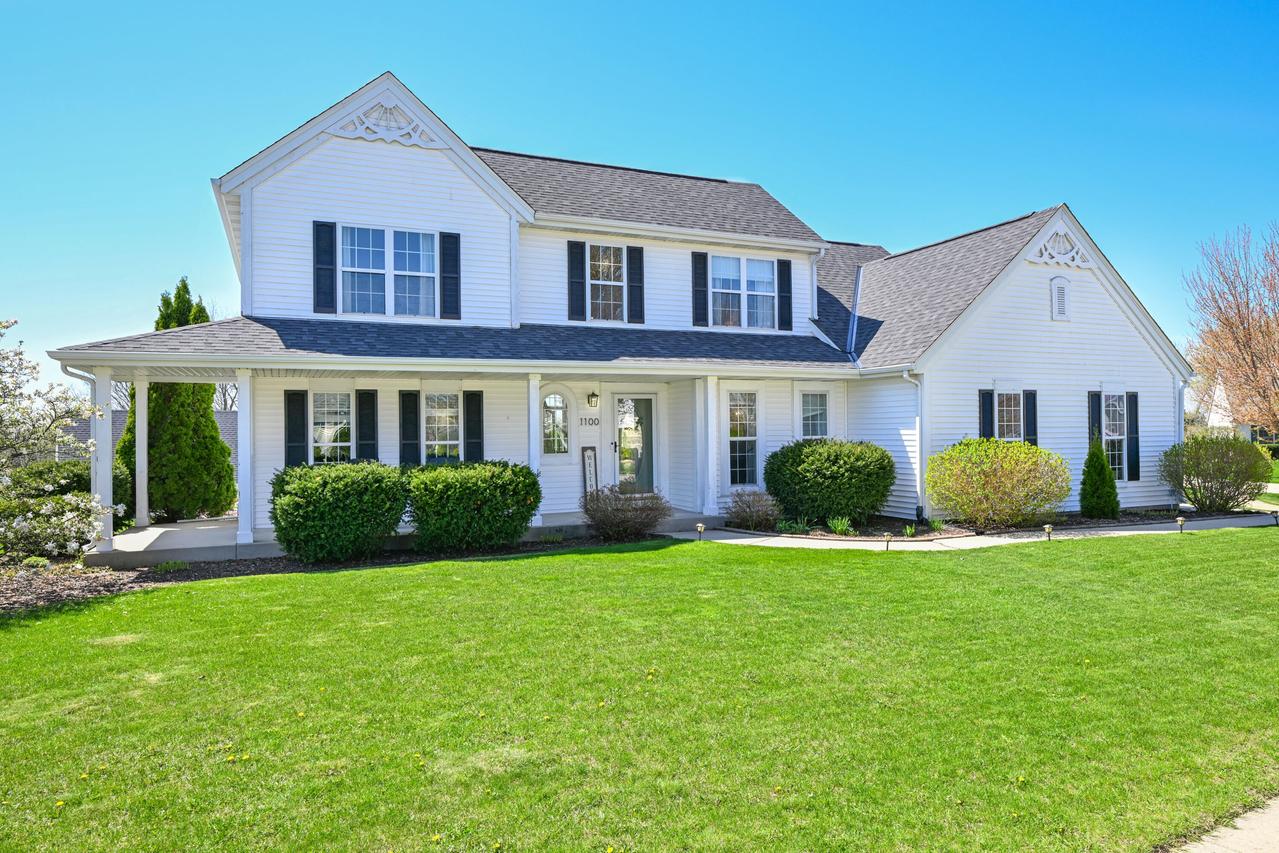 1100 Dana Ln, Waukesha, WI 53189