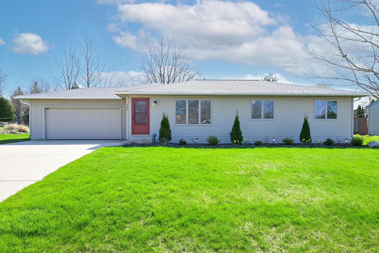 284 Prairie Run, Grafton, WI 53024