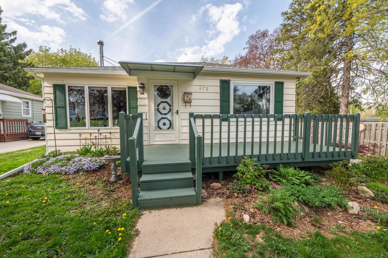 372 W Rogers St, Hartford, WI 53027