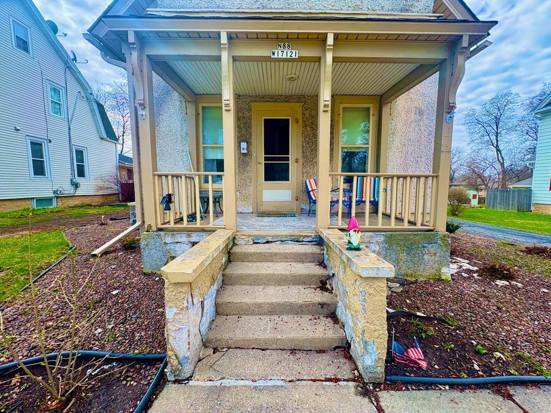 N88W17121 Main St, Menomonee Falls, WI 53051