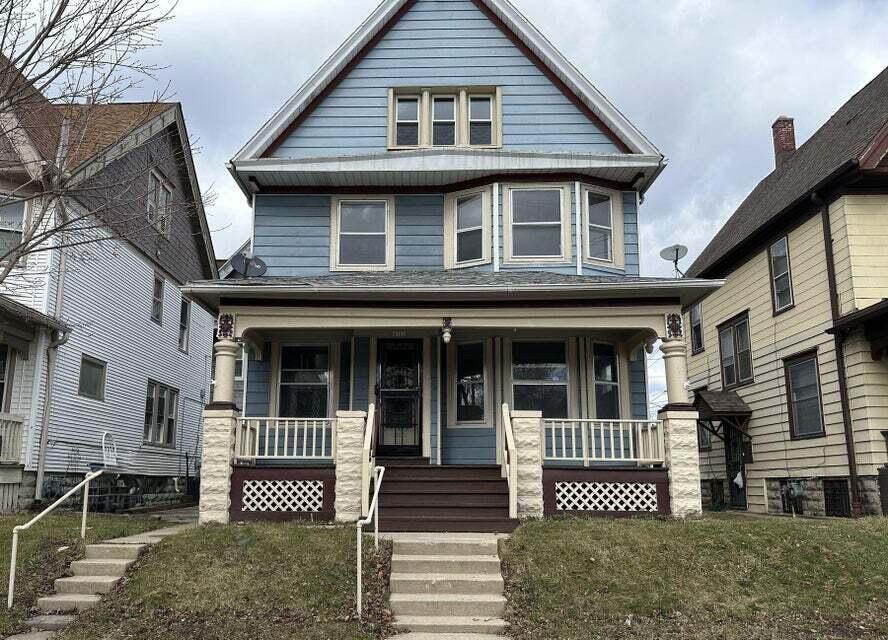 4722 W Garfield Ave, Milwaukee, WI 53208