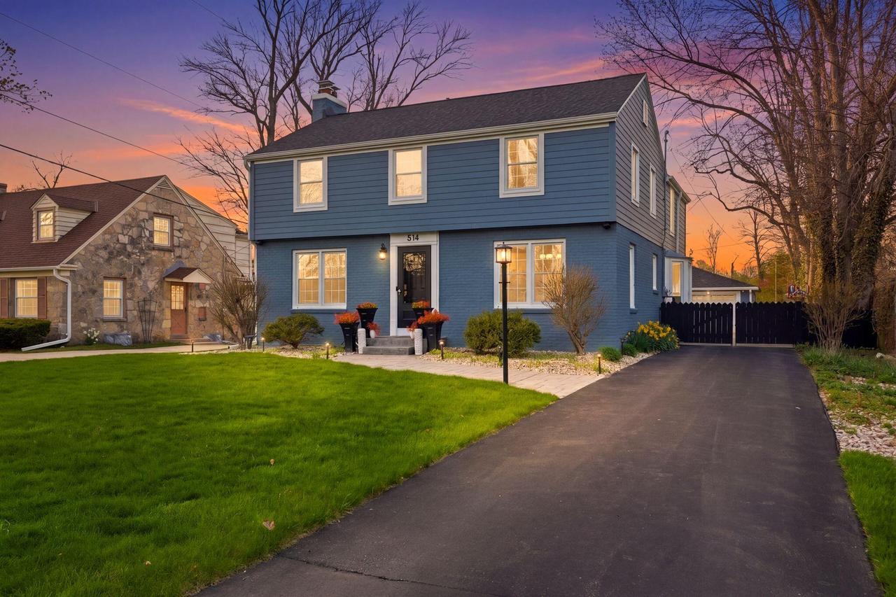 514 E Community Pl, Fox Point, WI 53217