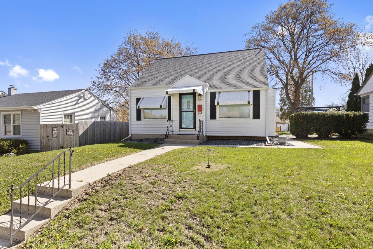 3254 S 35th St, Milwaukee, WI 53215