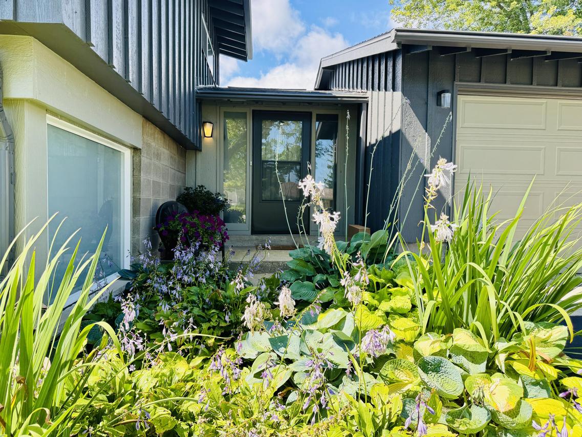 7459 N Chadwick Rd, Glendale, WI 53217
