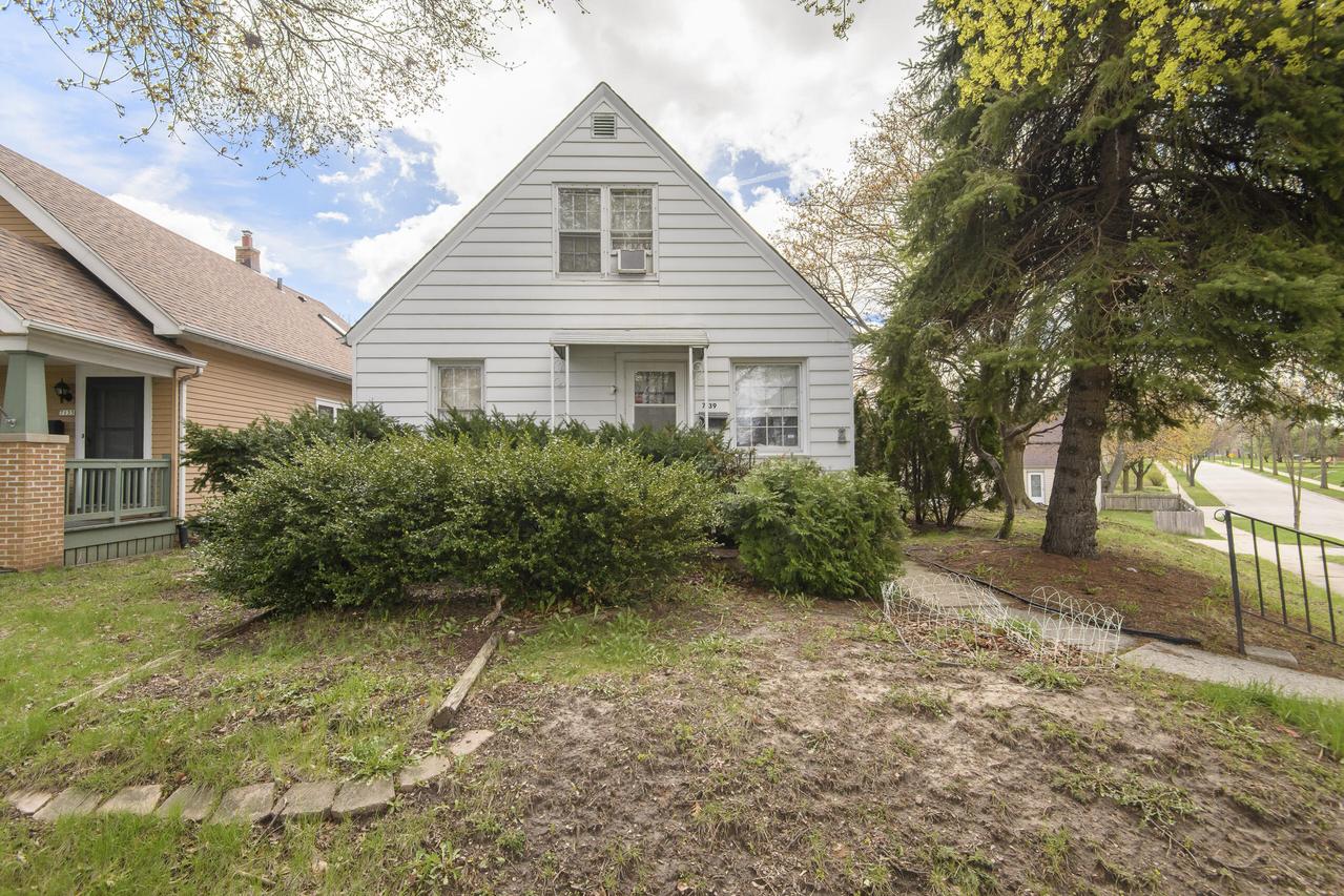 7139 W Beloit Rd, West Allis, WI 53219