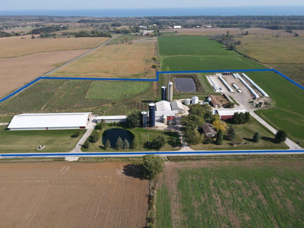 8223 Middle Rd, Wilson, WI 53070