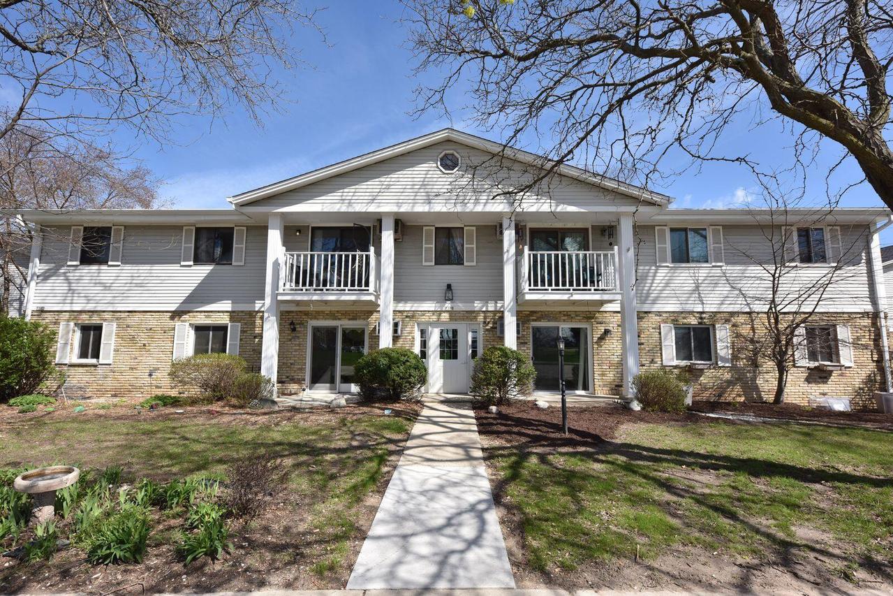 1300 E Decorah Rd #2, West Bend, WI 53095