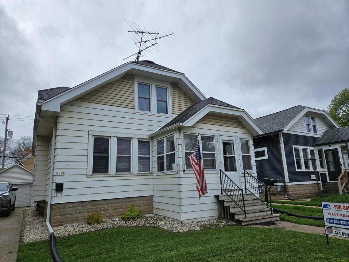 2023 S 83rd St, West Allis, WI 53219