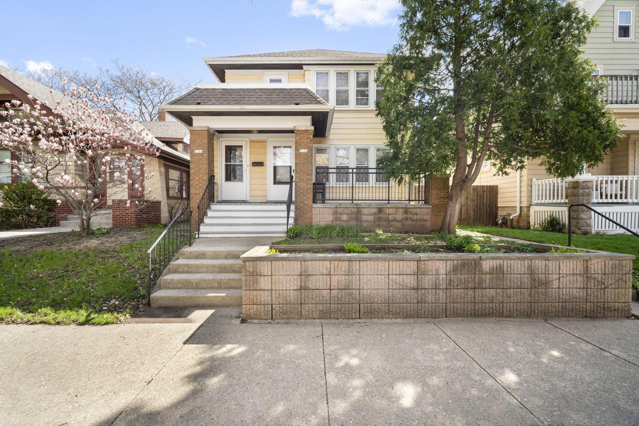 2164 N 56th St, Milwaukee, WI 53208