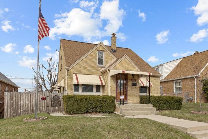 3639 S 16th St, Milwaukee, WI 53221
