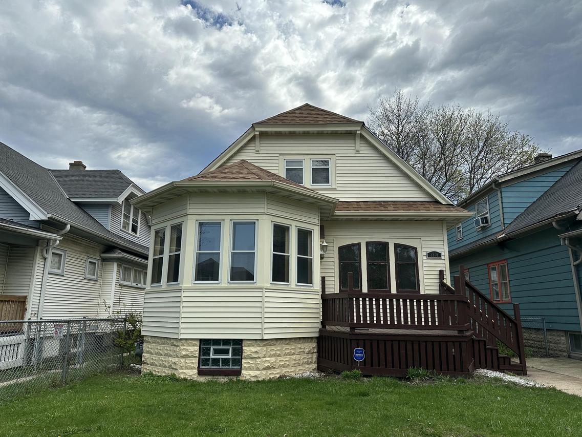3916 N 24th Pl, Milwaukee, WI 53206