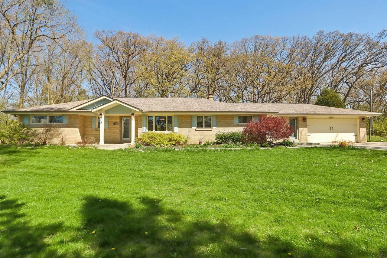 12024 W Woodcrest Cir., Franklin, WI 53132