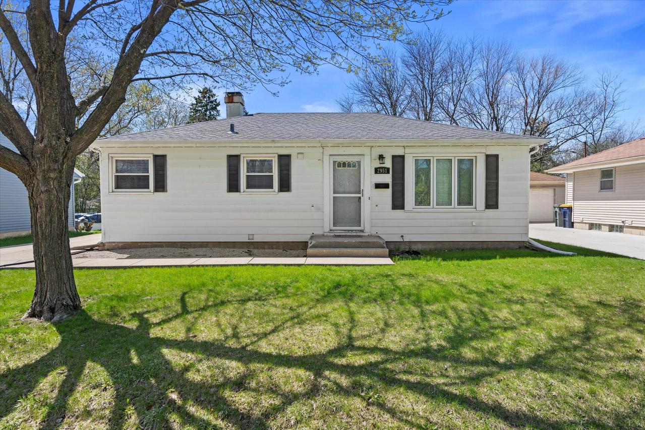 2951 S 101st St, West Allis, WI 53227