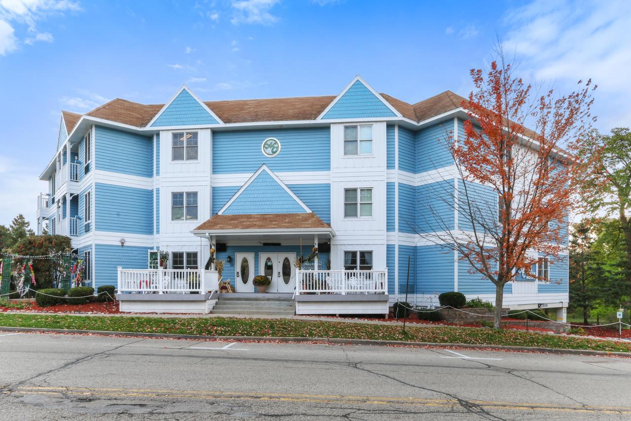 123 Center St #301, Lake Geneva, WI 53147