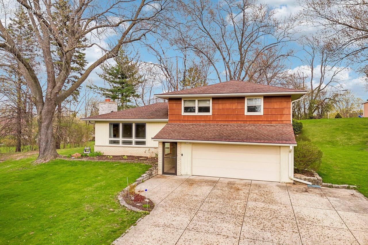 21715 Hillcrest Dr, Brookfield, WI 53186