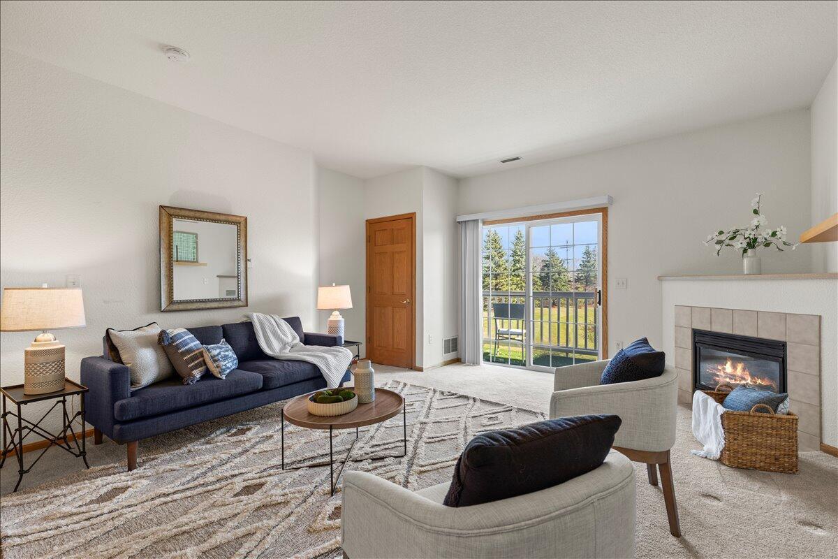 6000 S Buckhorn Ave #211, Cudahy, WI 53110