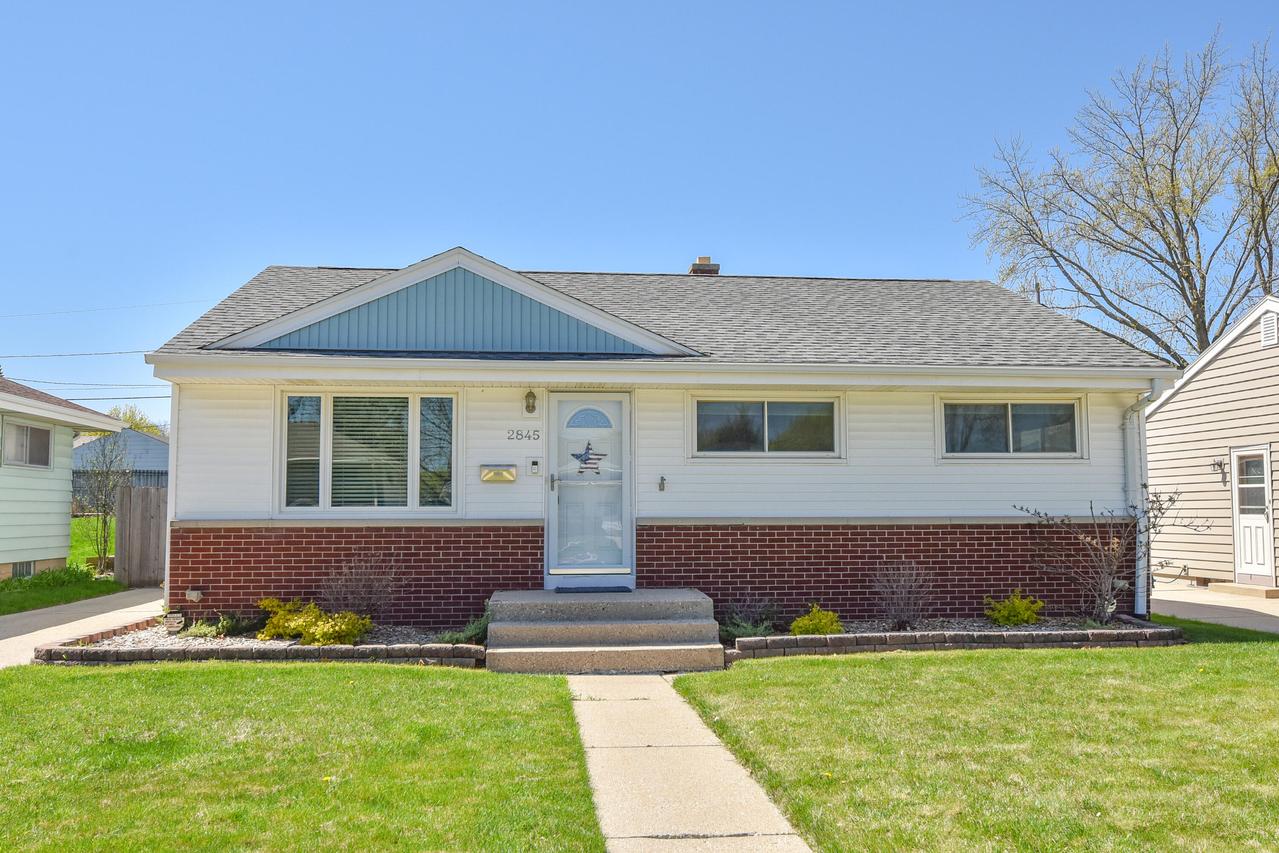 2845 S 66th St, Milwaukee, WI 53219