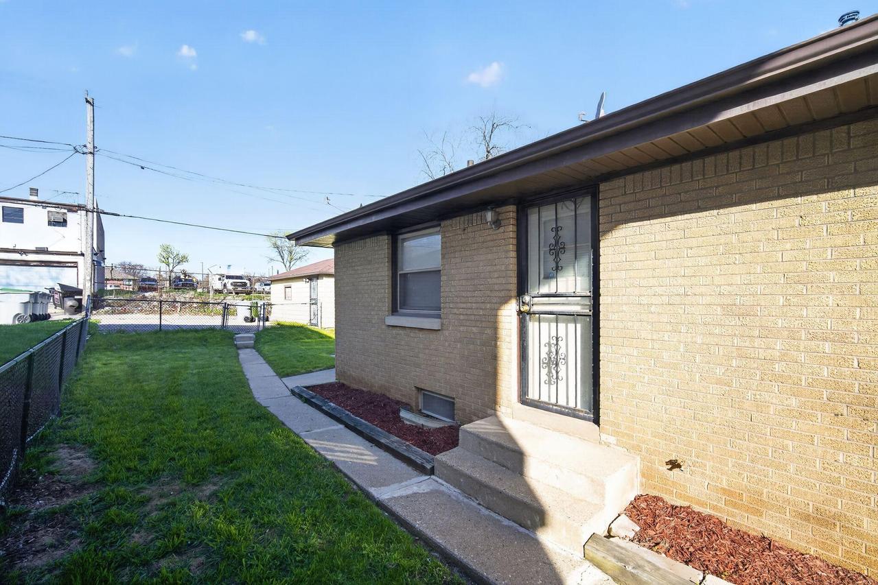7471 W Beckett Ave., Milwaukee, WI 53216