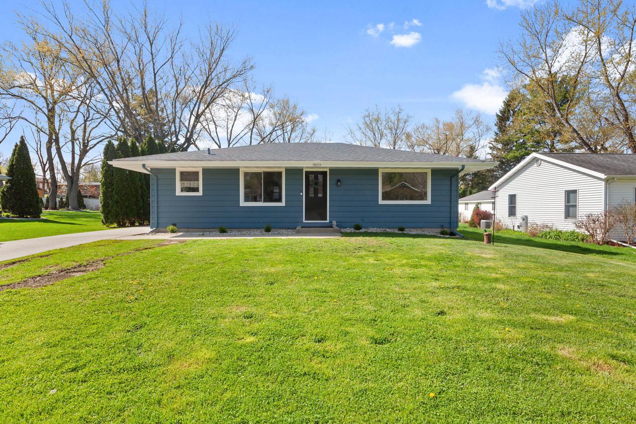 30215 Sumac Dr, Burlington, WI 53105